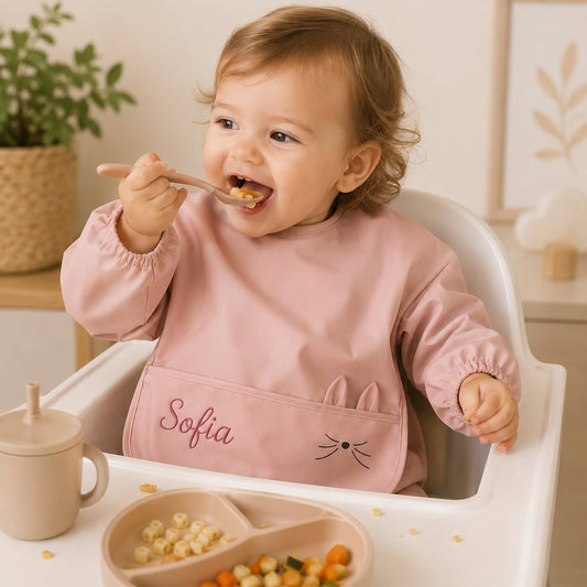 Filo&Poesia™ Bavaglino impermeabile con maniche lunghe e nome ricamato