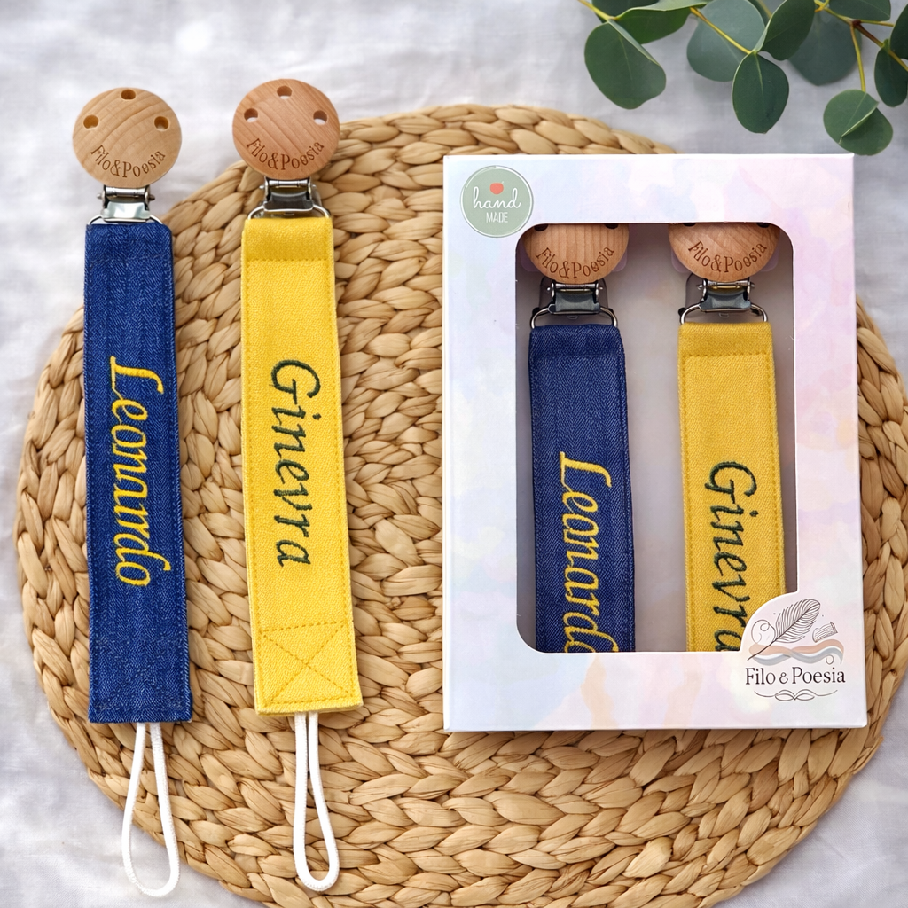 Filo&Poesia™ Catenella portaciuccio con Nome ricamato (set 2 Pezzi)